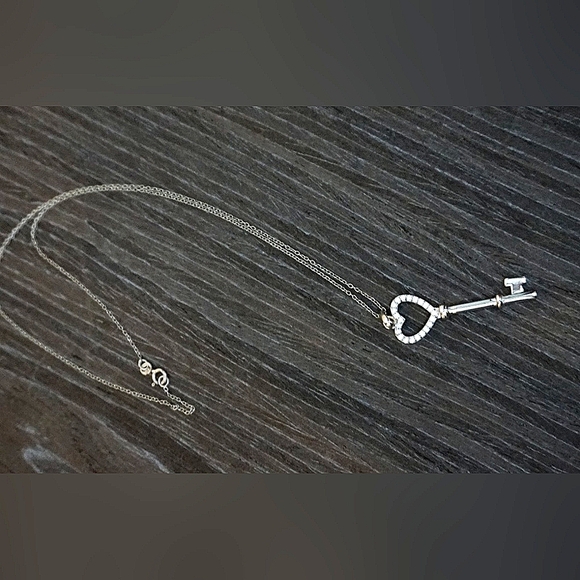 Sterling Silver .925 "Key to my Heart" Necklace - Picture 2 of 4
